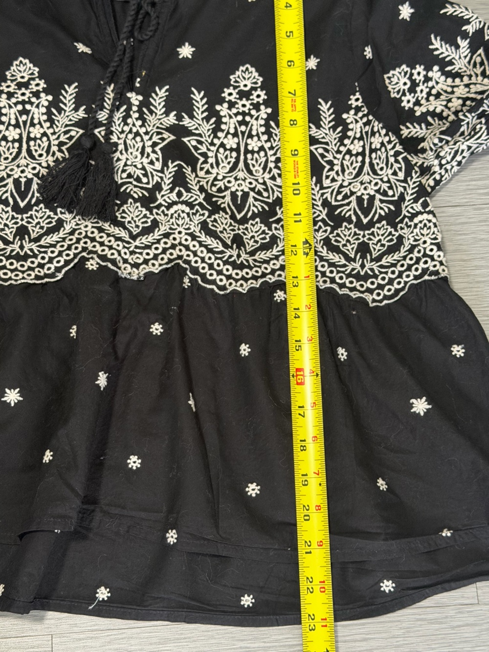 Jennifer & Grace Black Embroidered Boho Peasant Blouse Tassel Top Size M - Picture 5 of 10